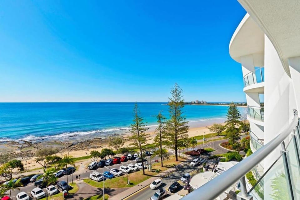 Natural landscape, View (from property/room), Balcony/Terrace, Beach, Landmark view, Sea view, Location