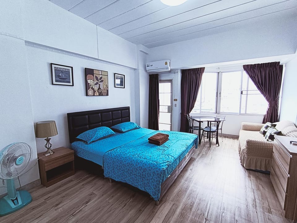Thiantong Condotel Seaview -12 Apartment in Pattaya City
