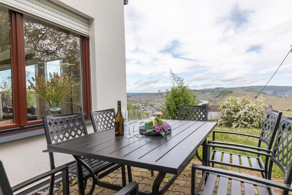 Day, Natural landscape, View (from property/room), Balcony/Terrace, Dining area