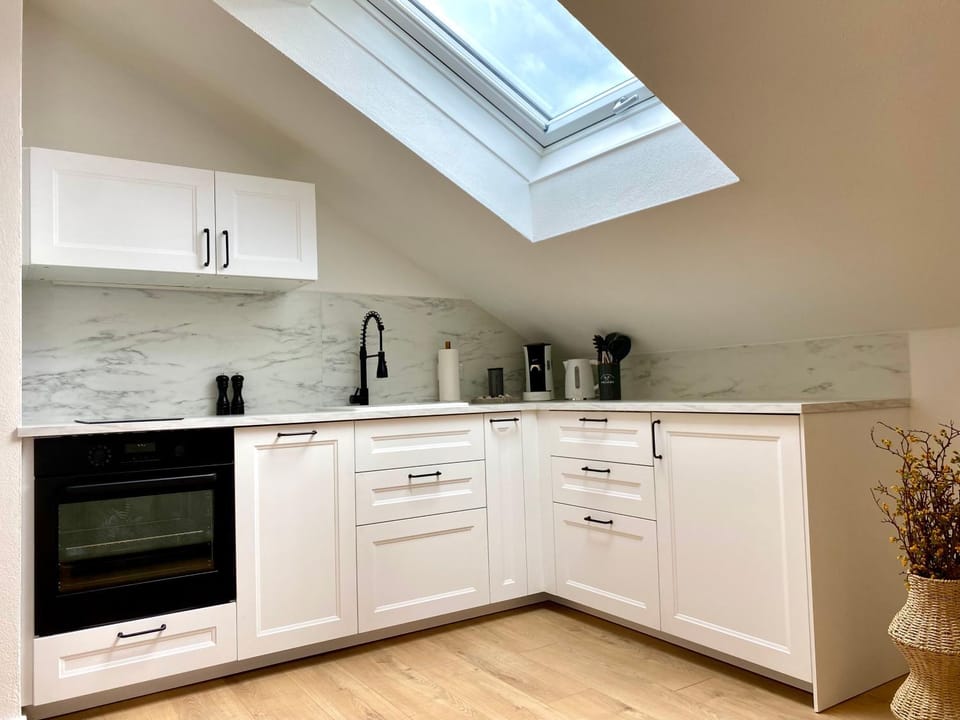 Kitchen or kitchenette, dishwasher, pet friendly, stove