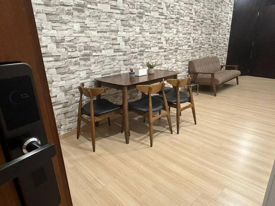 2BR, 1 Car Park, 4Pax Seaview 118IslandPlaza Apartment in Tanjung Bungah