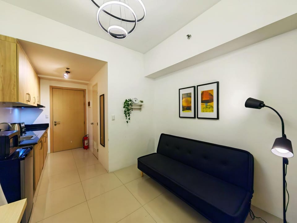 Citispace 1BR Condotel Suite at SM Light Residences #LT05A Apartment in Mandaluyong
