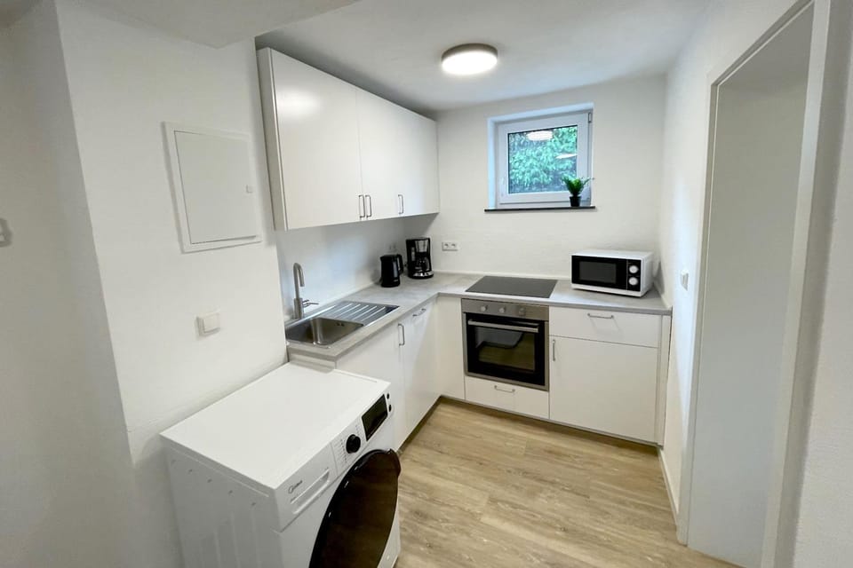 Kitchen or kitchenette, pet friendly, stove, washing machine, dryer