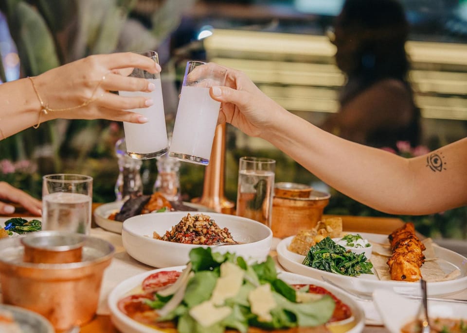 Restaurant/places to eat, People, Food and drinks, Dinner