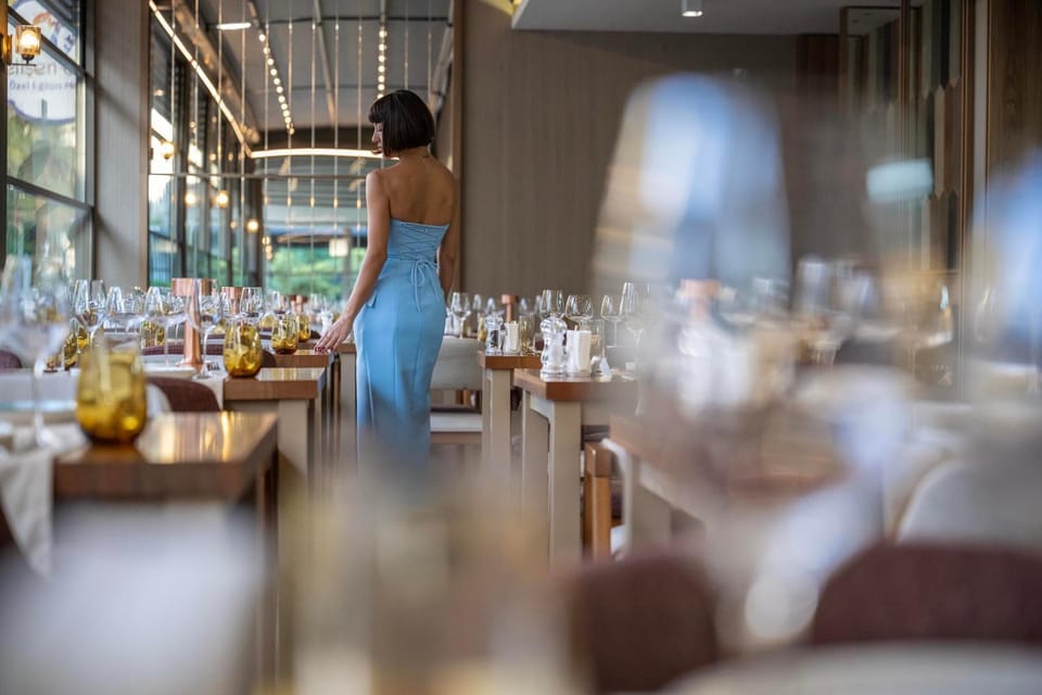 Restaurant/places to eat, People
