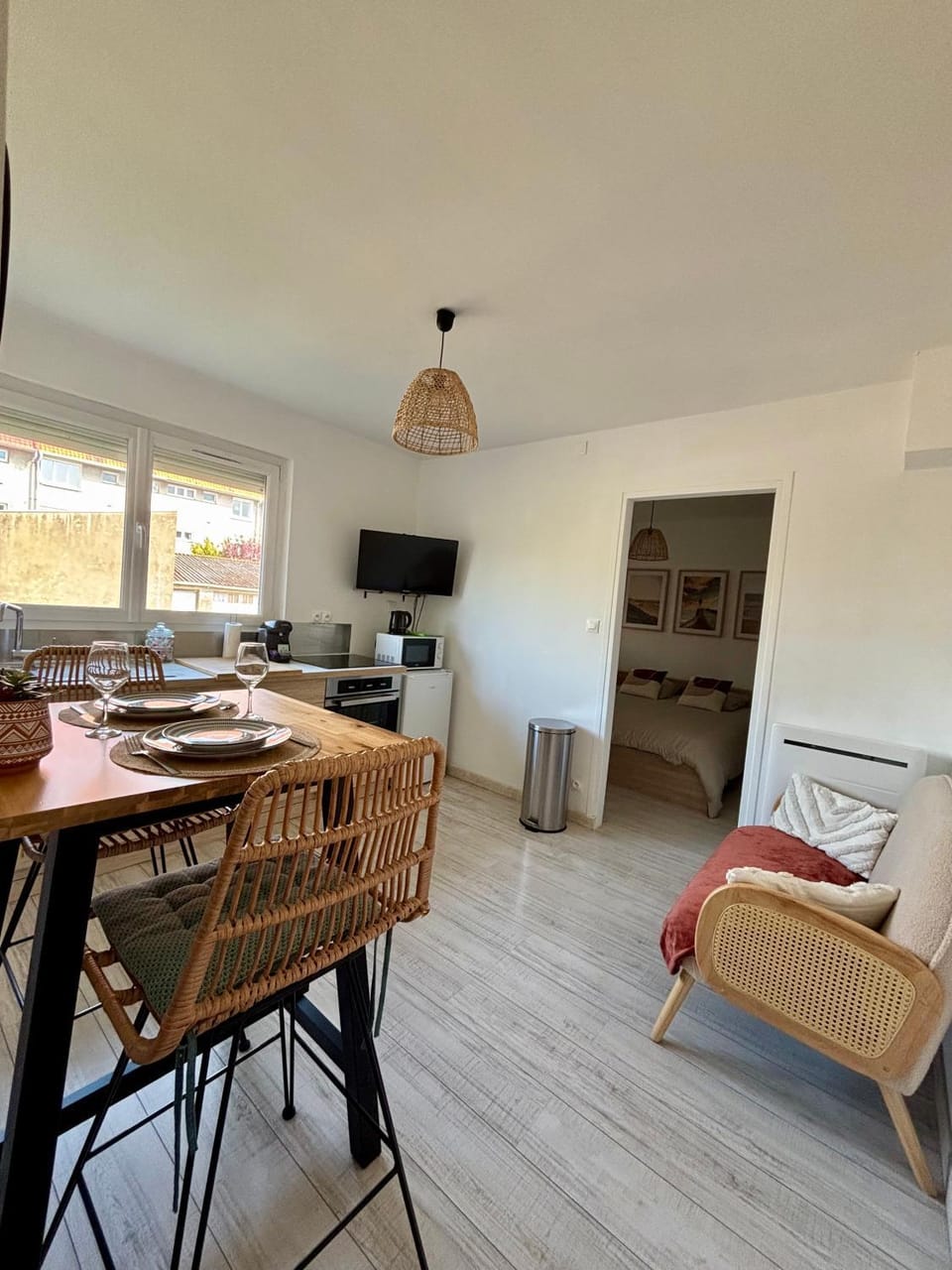 Living room, Dining area