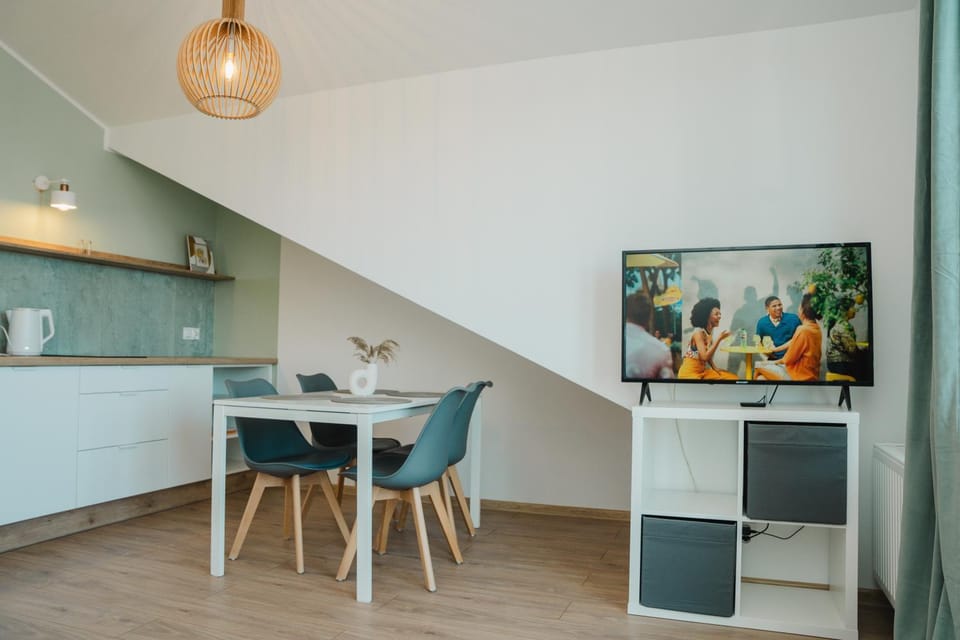 TV and multimedia, Kitchen or kitchenette, Dining area