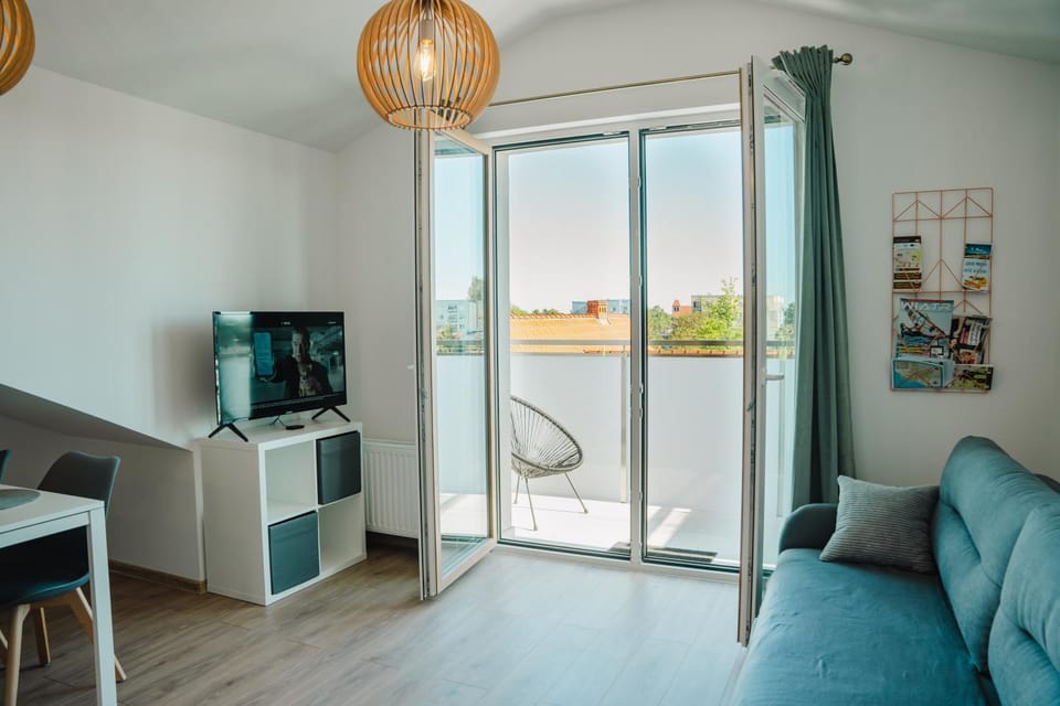 TV and multimedia, Balcony/Terrace, Living room