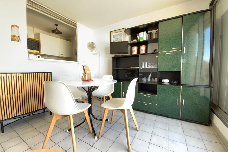 Dining area, wardrobe