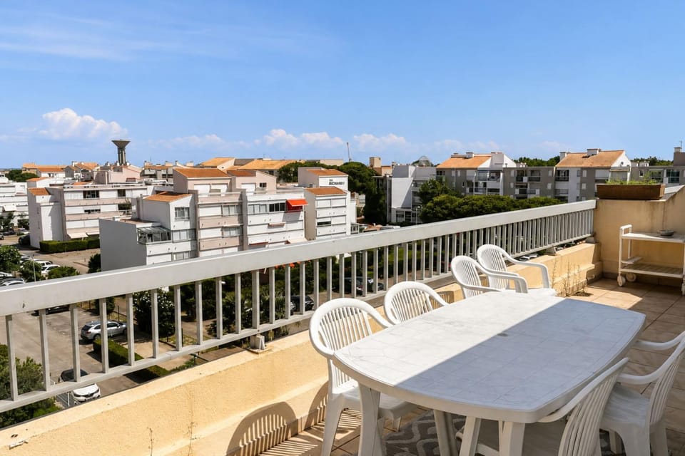 Patio, Day, View (from property/room), Balcony/Terrace, City view