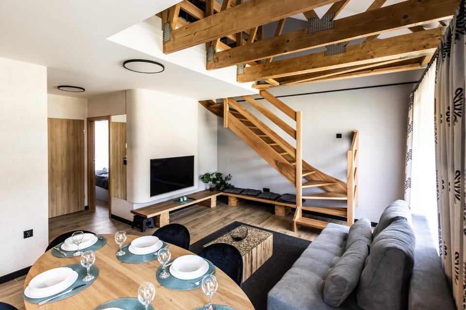 Communal lounge/ TV room, TV and multimedia, Kitchen or kitchenette, Living room, Seating area, Dining area, Evening entertainment