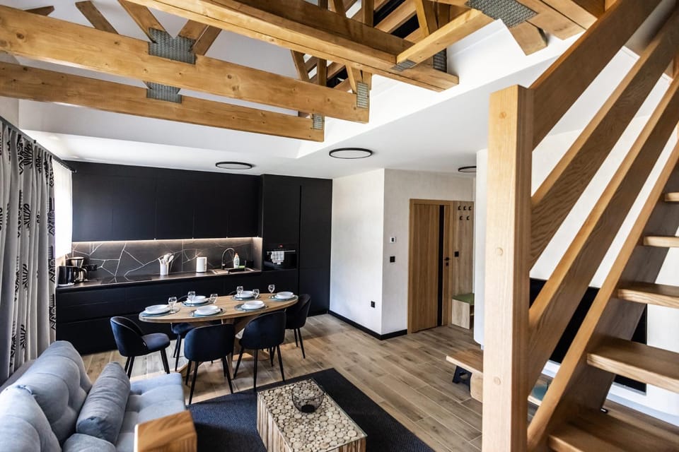 Kitchen or kitchenette, Living room, Seating area, Dining area