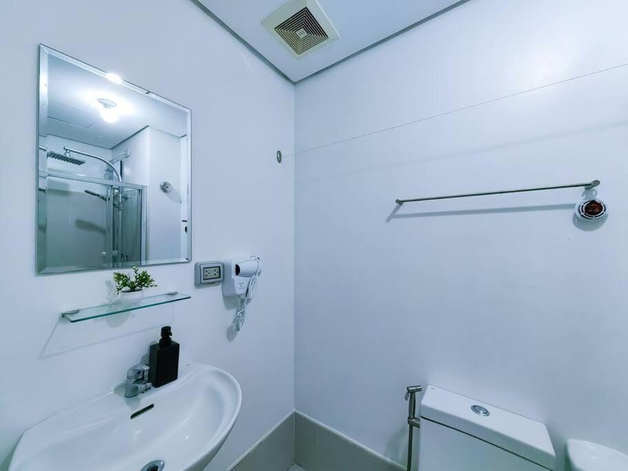 Citispace 1BR Condotel Suite at SM Light Residences #LT06A Apartment in Mandaluyong