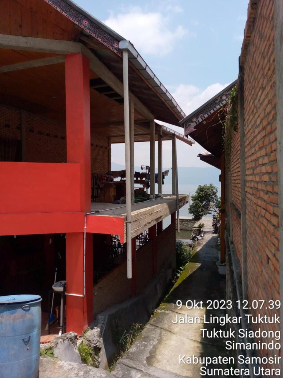 Thenewgoldensunrise House in Indonesia