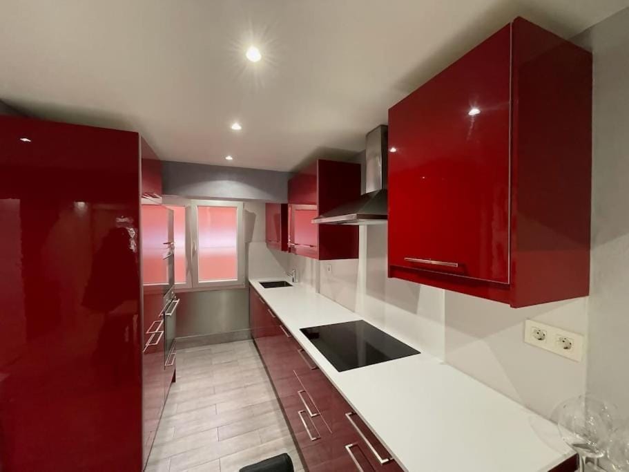 Arostegi central , apto renovado en pleno centro. Apartment in Bermeo