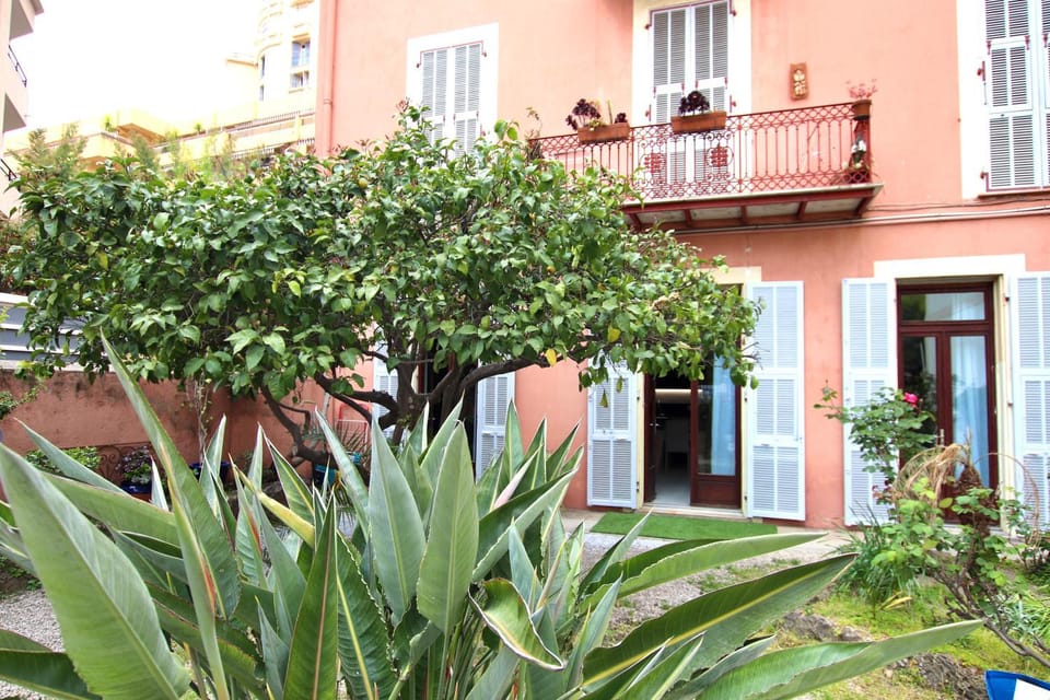 Property building, Garden, View (from property/room), Balcony/Terrace, Garden view