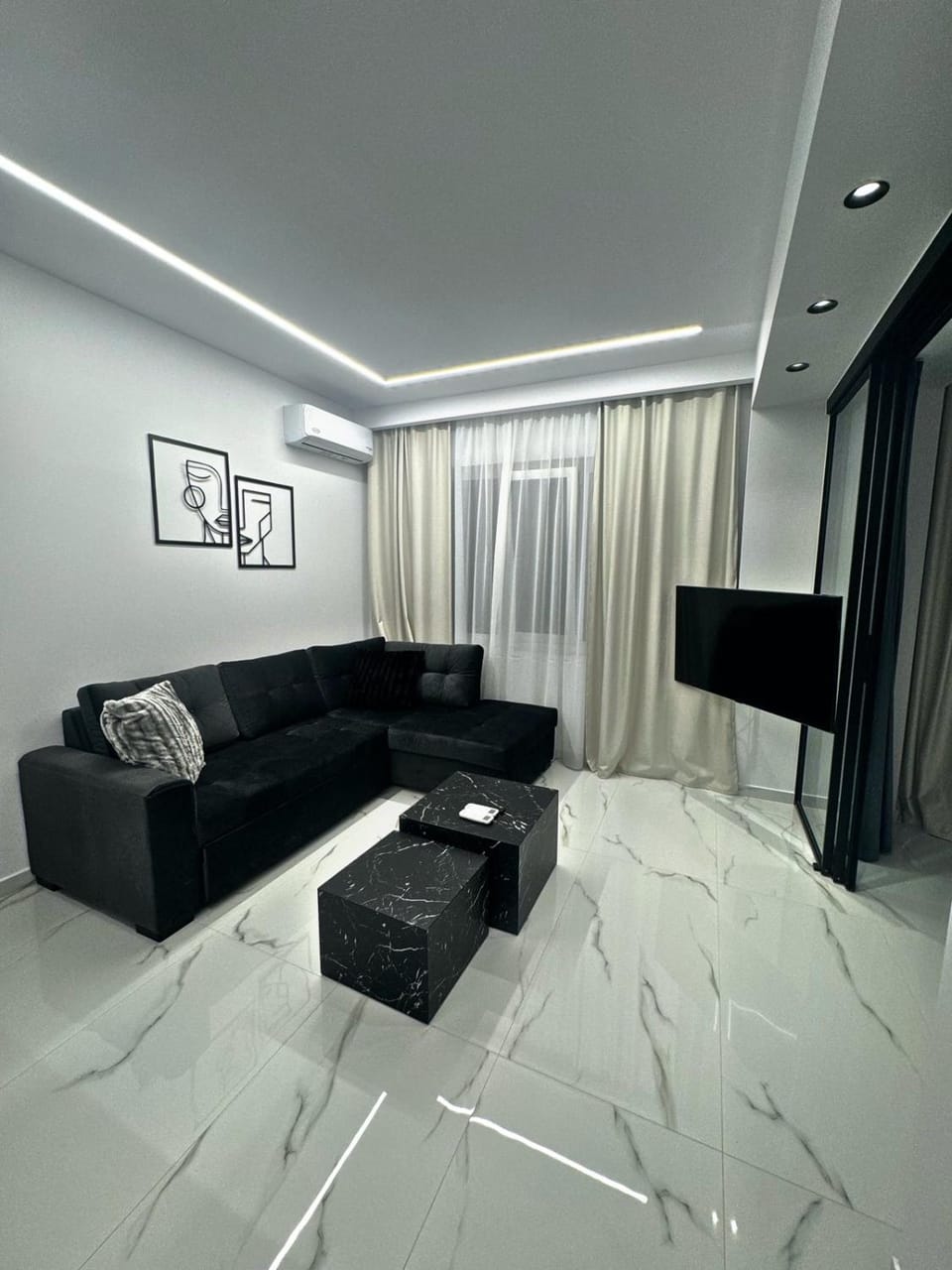 Living room, Seating area