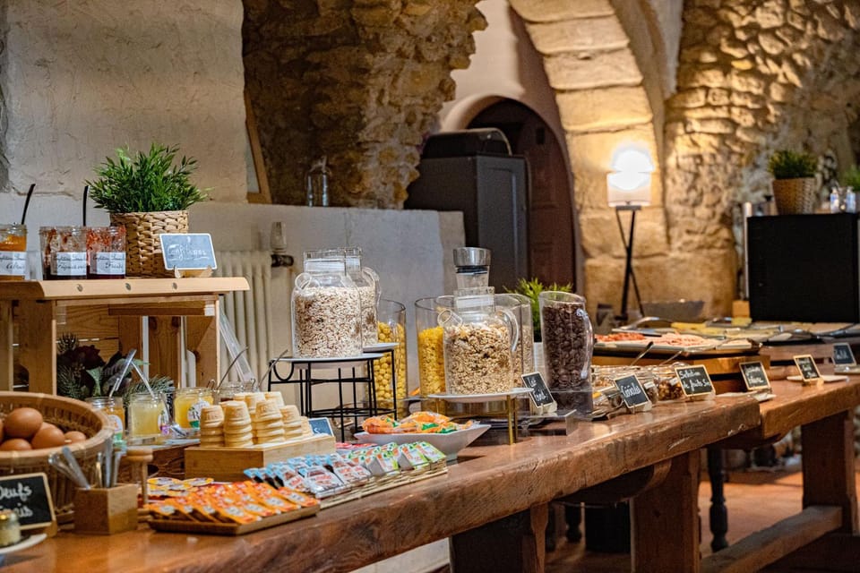 Food and drinks, Continental breakfast, Buffet breakfast