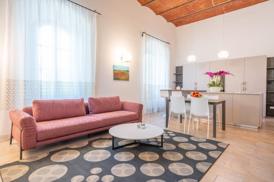 Kitchen or kitchenette, Living room, Seating area, Dining area