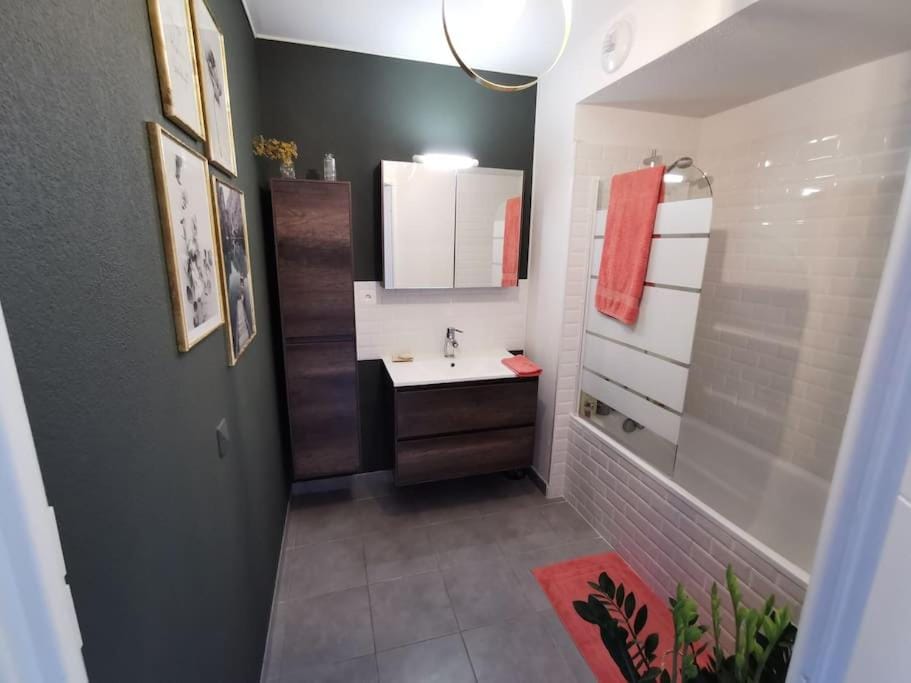 Shower, Bathroom, Bath
