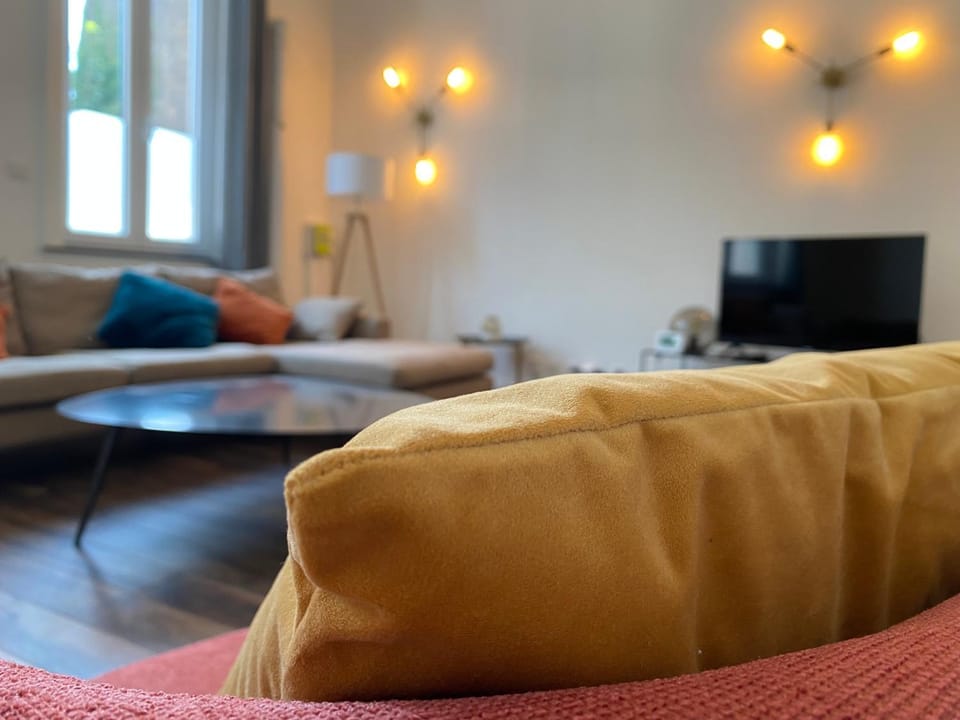 Communal lounge/ TV room, TV and multimedia, Living room, Seating area