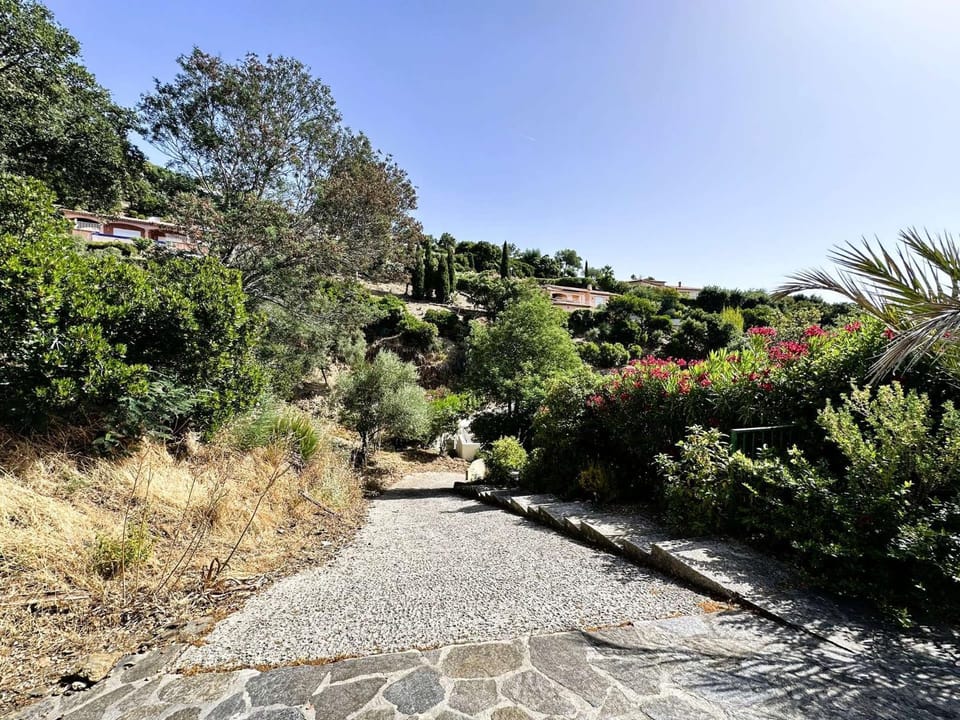 La Courtade, Maison pour 7 personnes dans domaine privé avec piscine à La Londe-Les-Maures Villa in La Londe-les-Maures