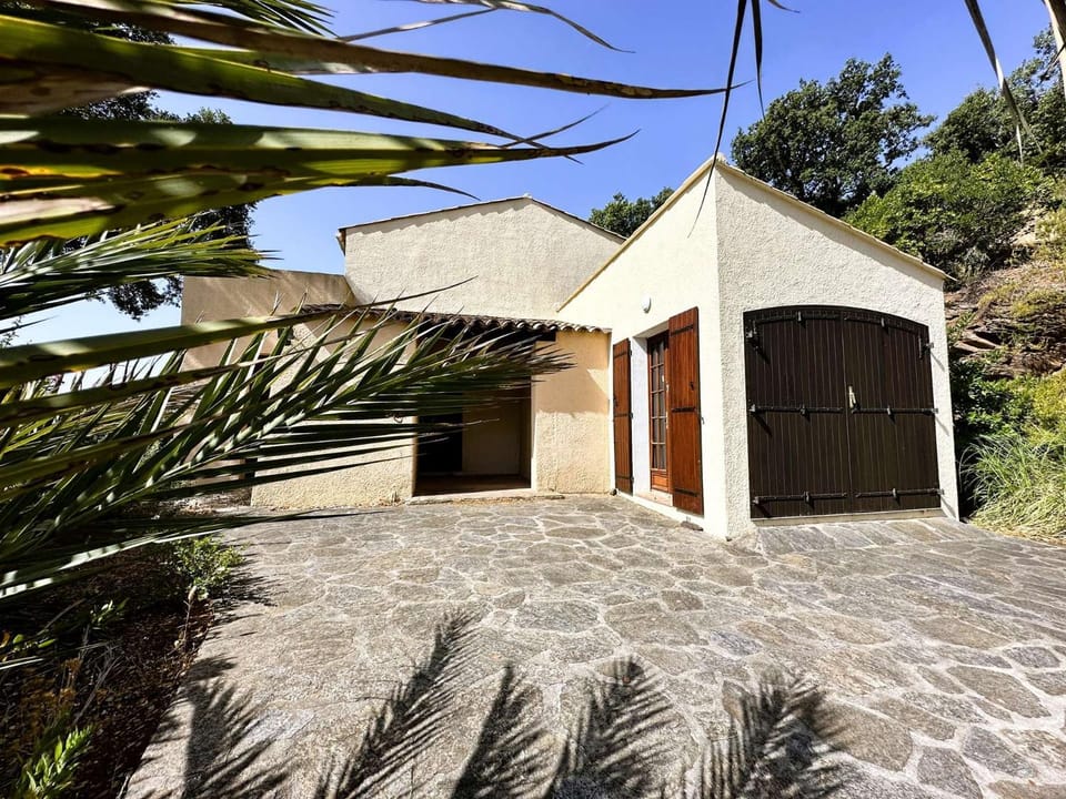 La Courtade, Maison pour 7 personnes dans domaine privé avec piscine à La Londe-Les-Maures Villa in La Londe-les-Maures