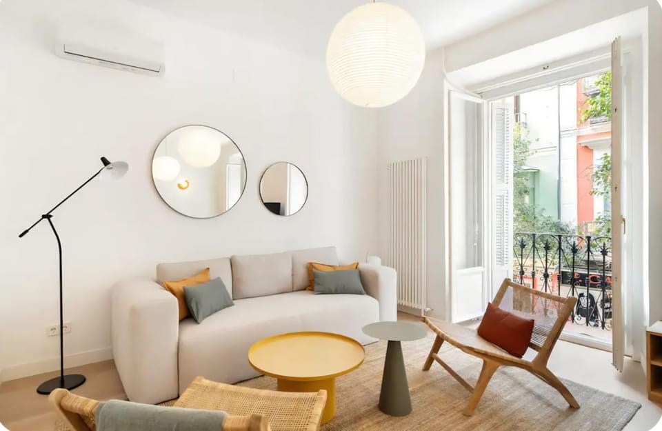 TV and multimedia, Balcony/Terrace, Living room, internet
