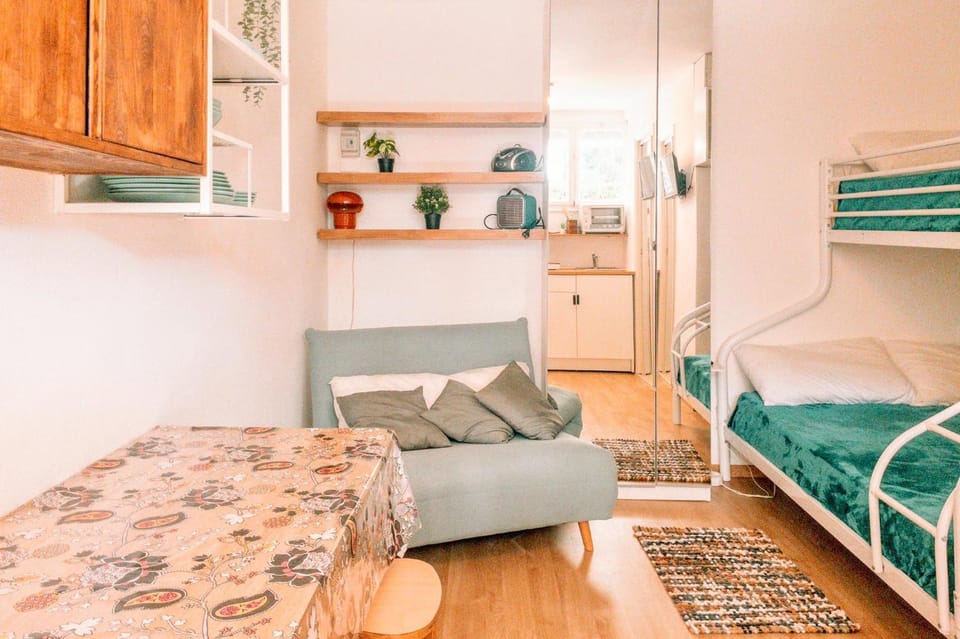 Living room, Photo of the whole room