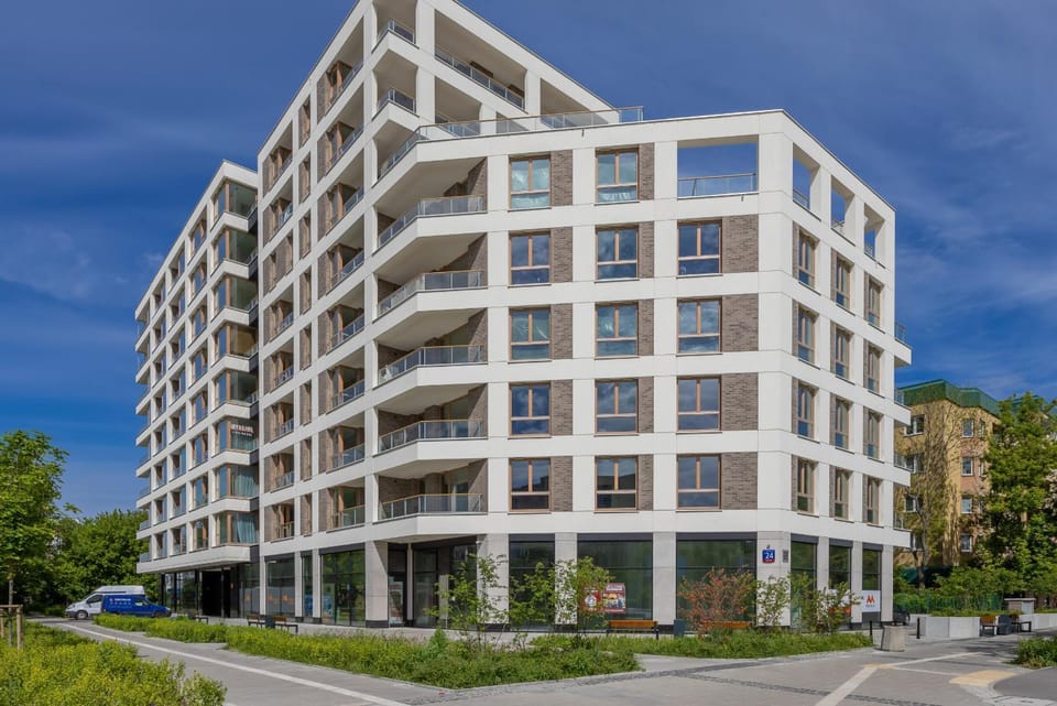 Property building, Facade/entrance, Off site, Day, Location