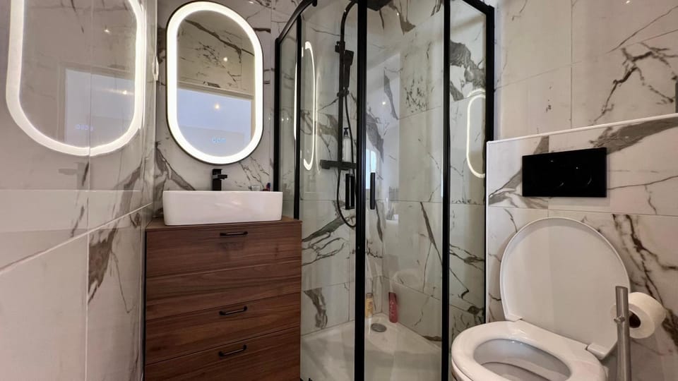 Toilet, Bathroom