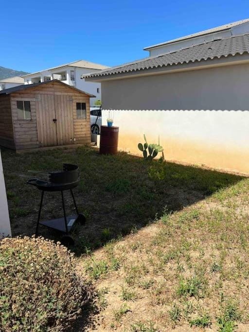 Appartement T2 avec jardin Apartment in Corsica