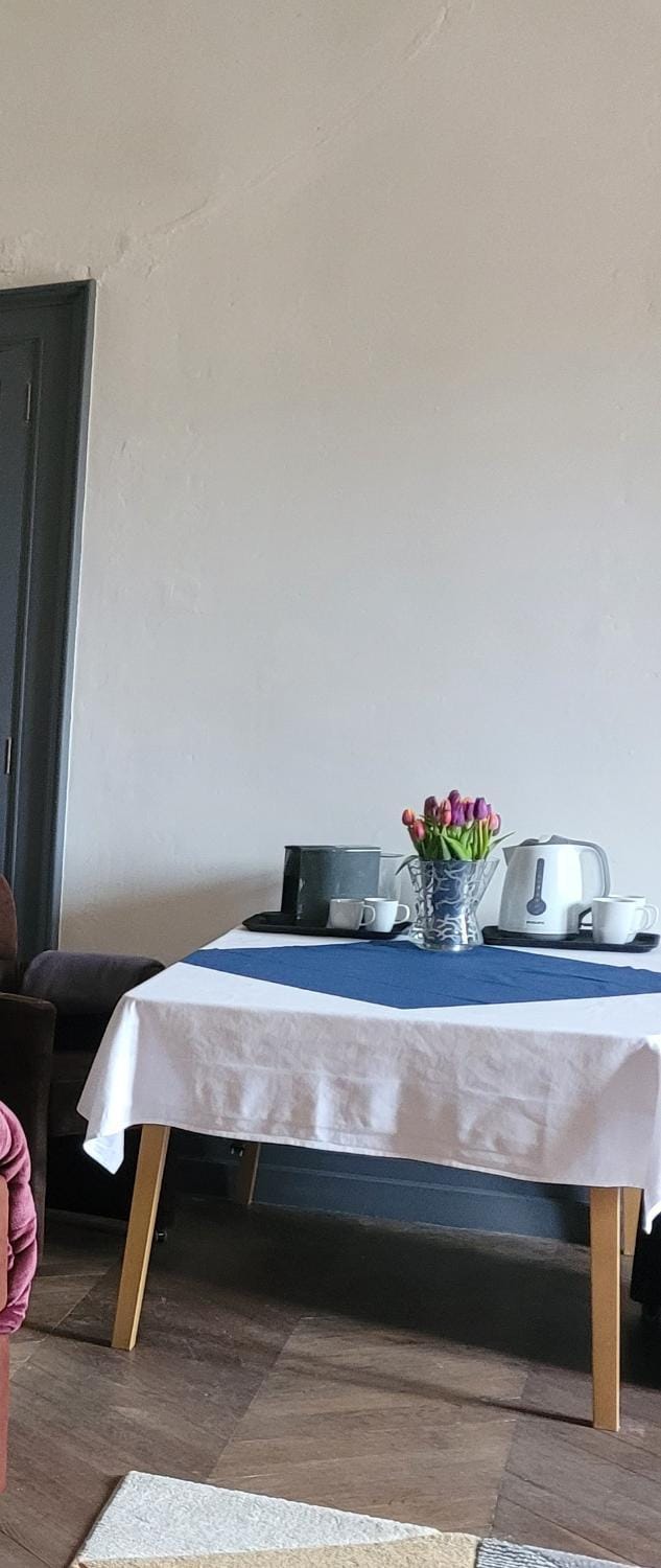 Coffee/tea facilities, Dining area