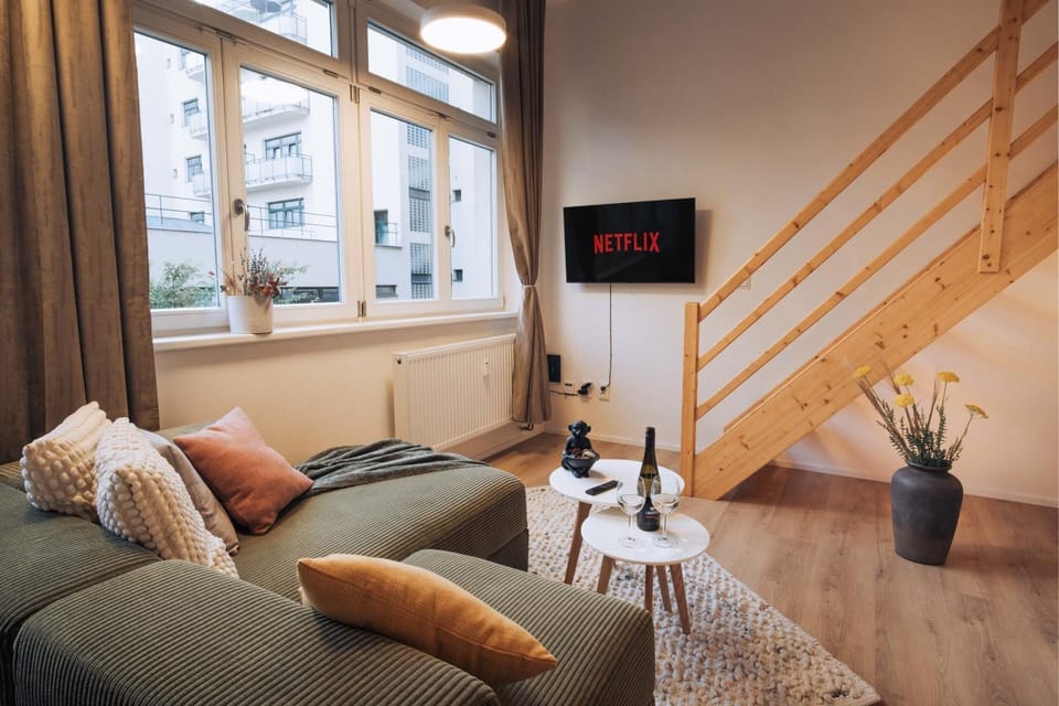 Chic Duplex in Historic Center & Netflix Apartment in Brno