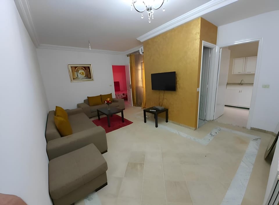Communal lounge/ TV room, Day, Night, Winter, Summer, TV and multimedia, Living room, Decorative detail, Seating area, Evening entertainment, Autumn, Breakfast, Time of day, Location, hair dresser, hair dryier, heating, internet, internet
