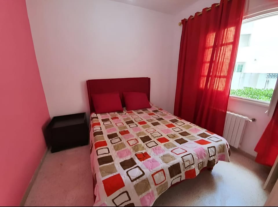 Bed, Day, Living room, Photo of the whole room, Decorative detail, Decorative detail, Seating area, Bedroom, Garden view, Garden view, heating, heating, internet, internet