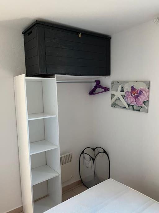 Appartement T2+cabine dans résidence au cap d’Agde Cabin in Agde