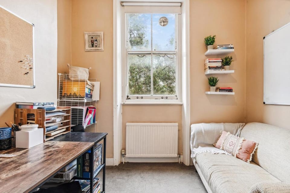 2 Beds Flat, Maida Vale Apartment in City of Westminster