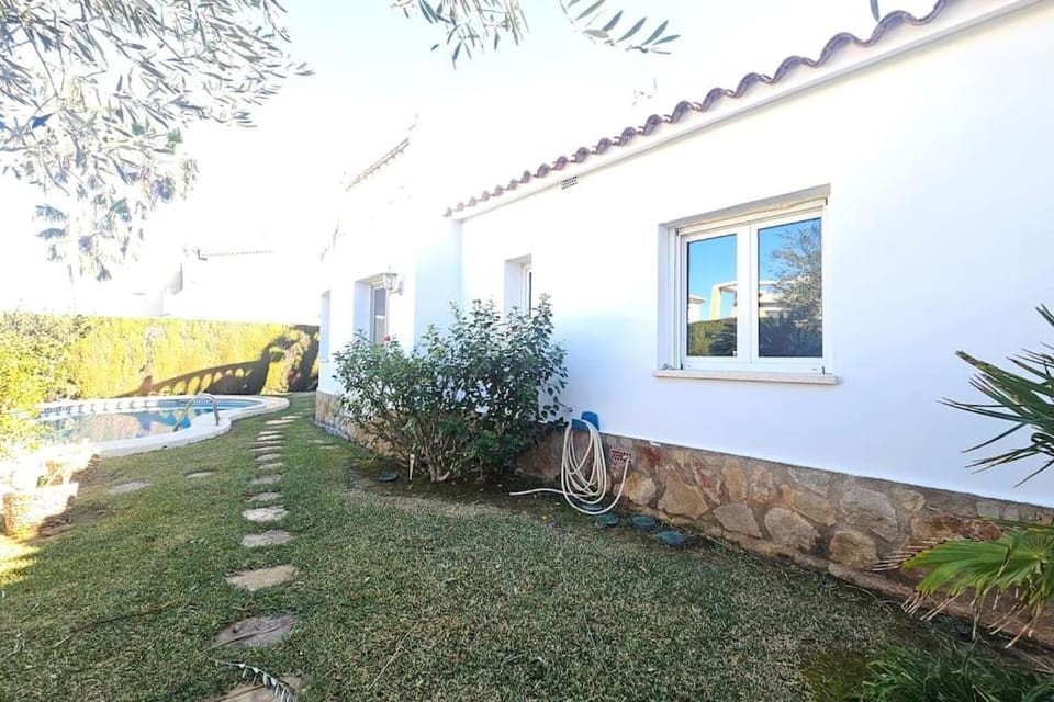 Bungalow 100 metros de la playa House in Safor