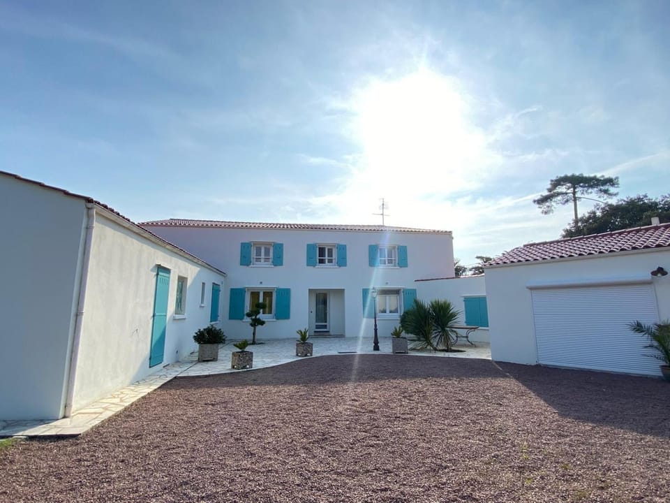 Property building, Day