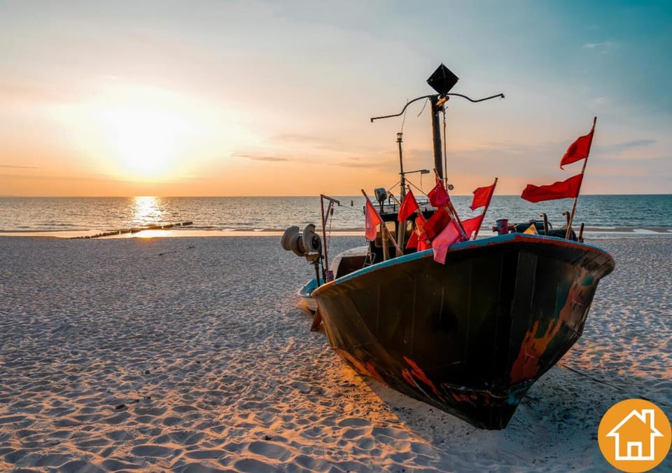 Nearby landmark, Natural landscape, Beach, Sunset