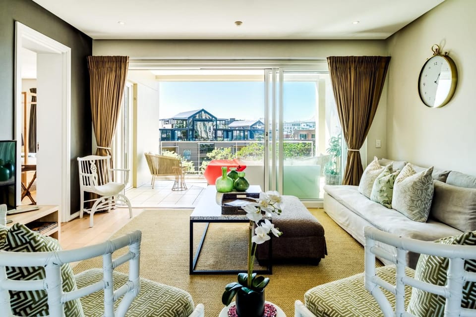 View (from property/room), Balcony/Terrace, Living room, Seating area