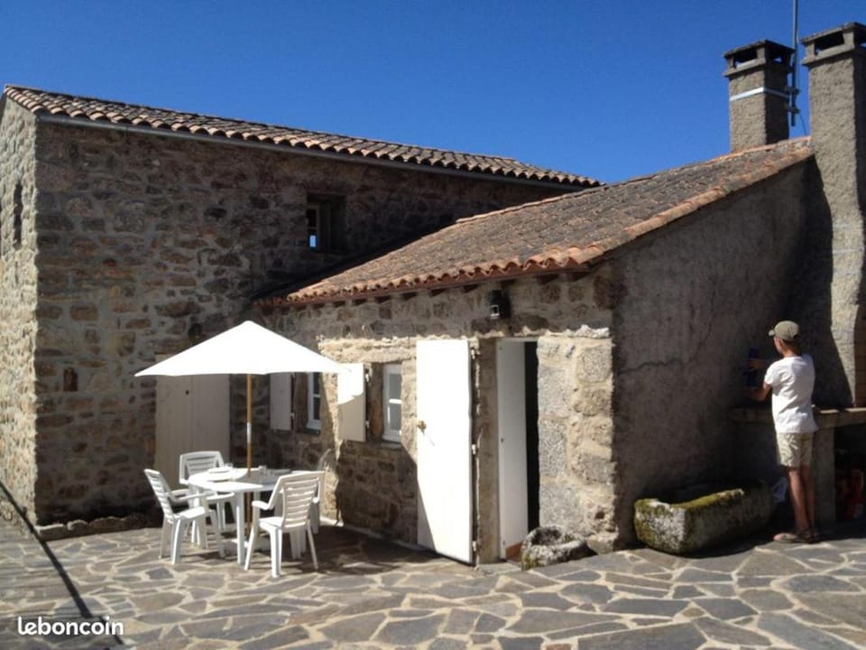 Domaine Sainte Germaine 4pers House in Auvergne-Rhône-Alpes