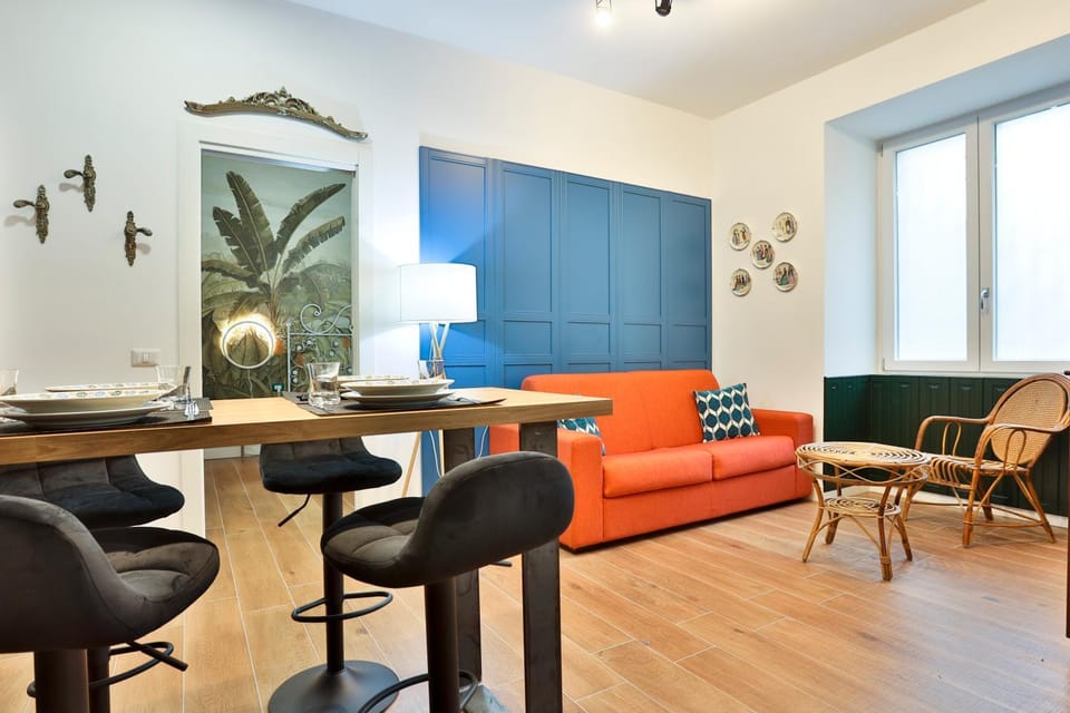 Living room, Dining area