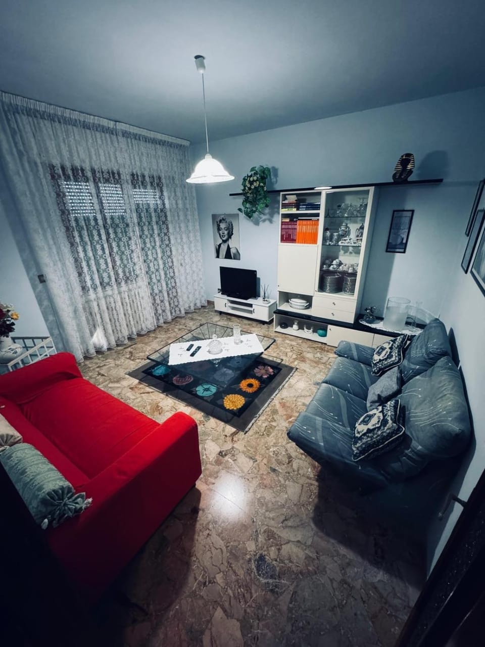 Communal lounge/ TV room, TV and multimedia, Living room, Seating area, Evening entertainment
