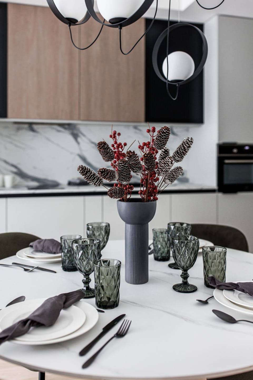 Kitchen or kitchenette, Dining area