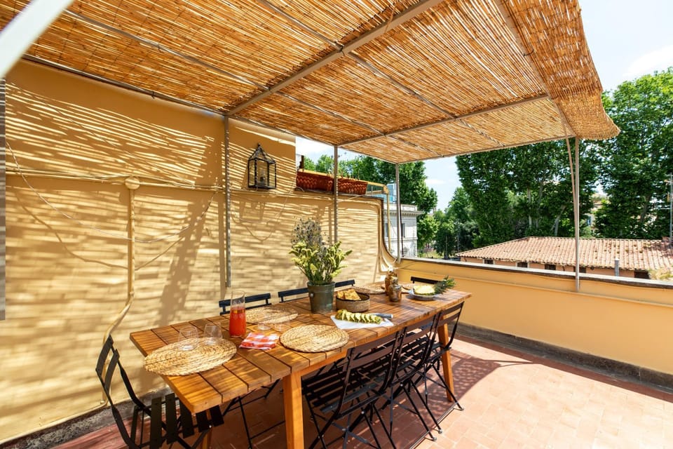 View (from property/room), Balcony/Terrace, Dining area