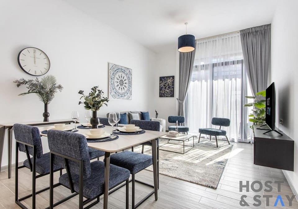 Comfy 1BR at JVC - Ideal for Family & friends Apartment in Dubai