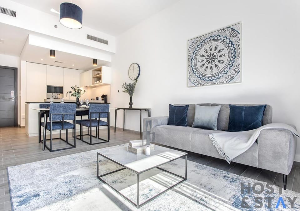 Comfy 1BR at JVC - Ideal for Family & friends Apartment in Dubai