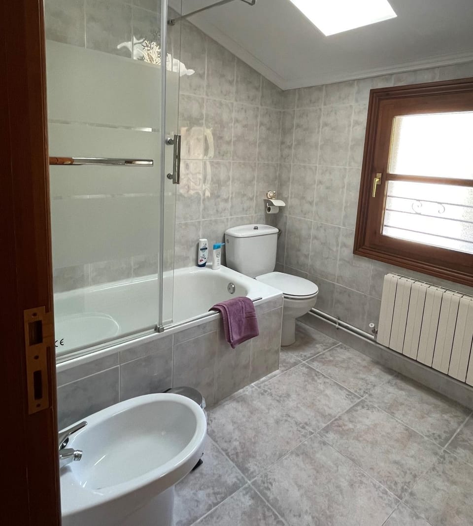 Bathroom, Bath, bidet